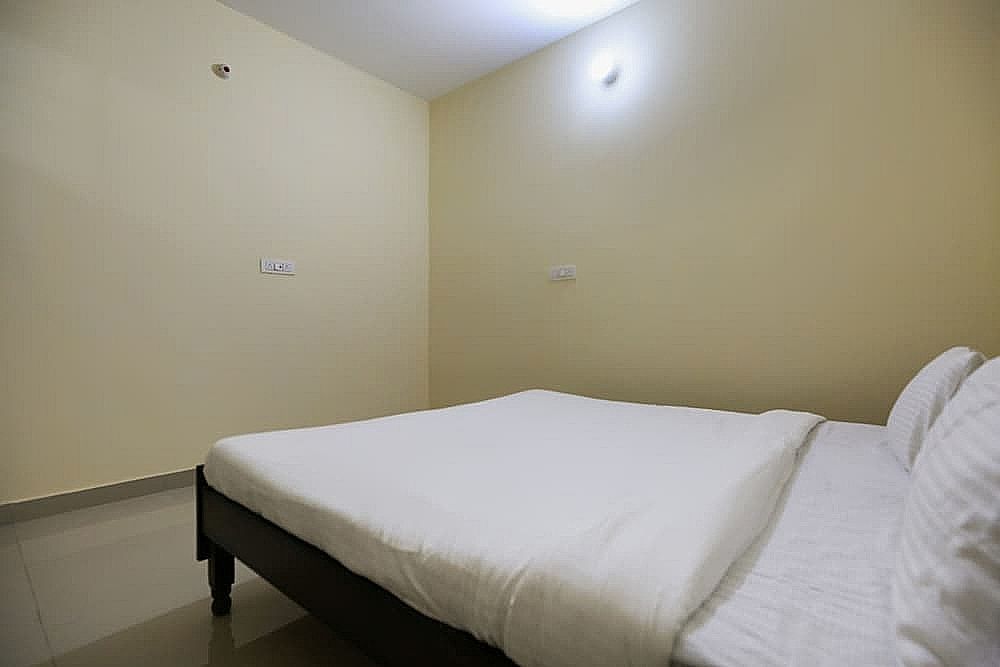 SPOT ON 49328 Sukh Motel Double or Twin Room 7