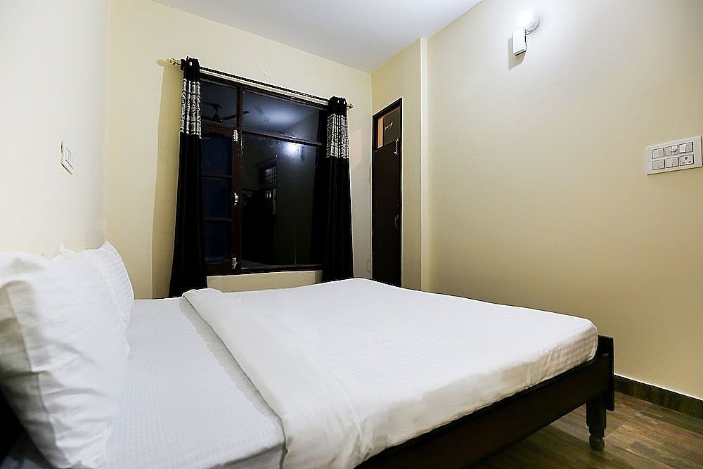 SPOT ON 49328 Sukh Motel Double or Twin Room 10