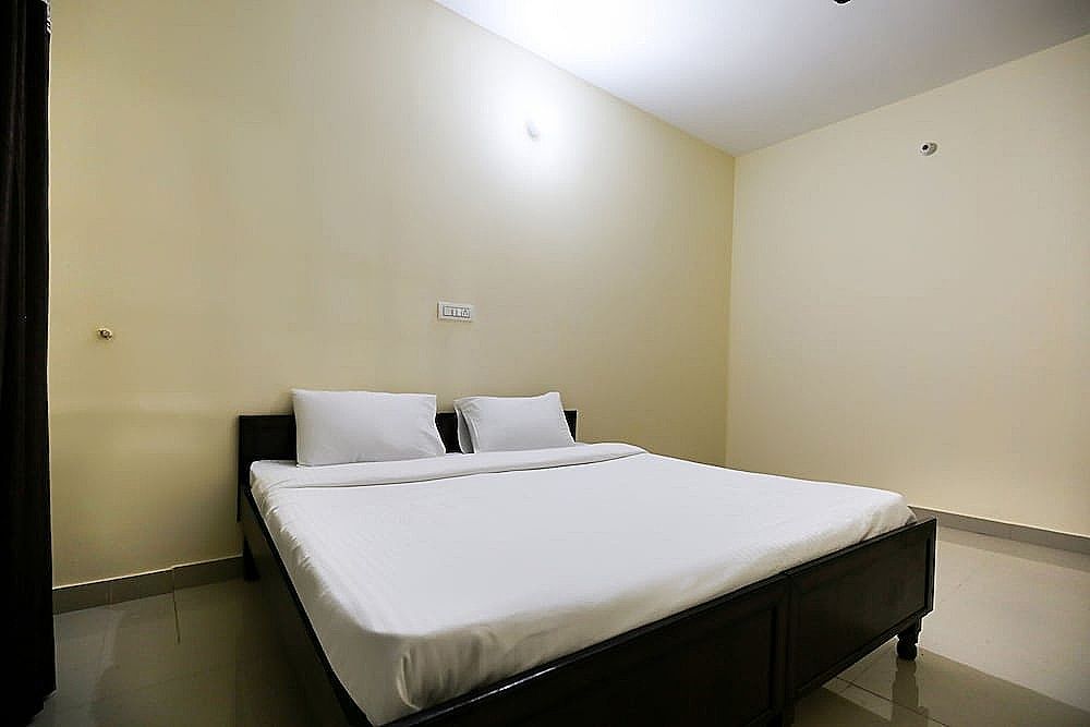 SPOT ON 49328 Sukh Motel Double or Twin Room 8