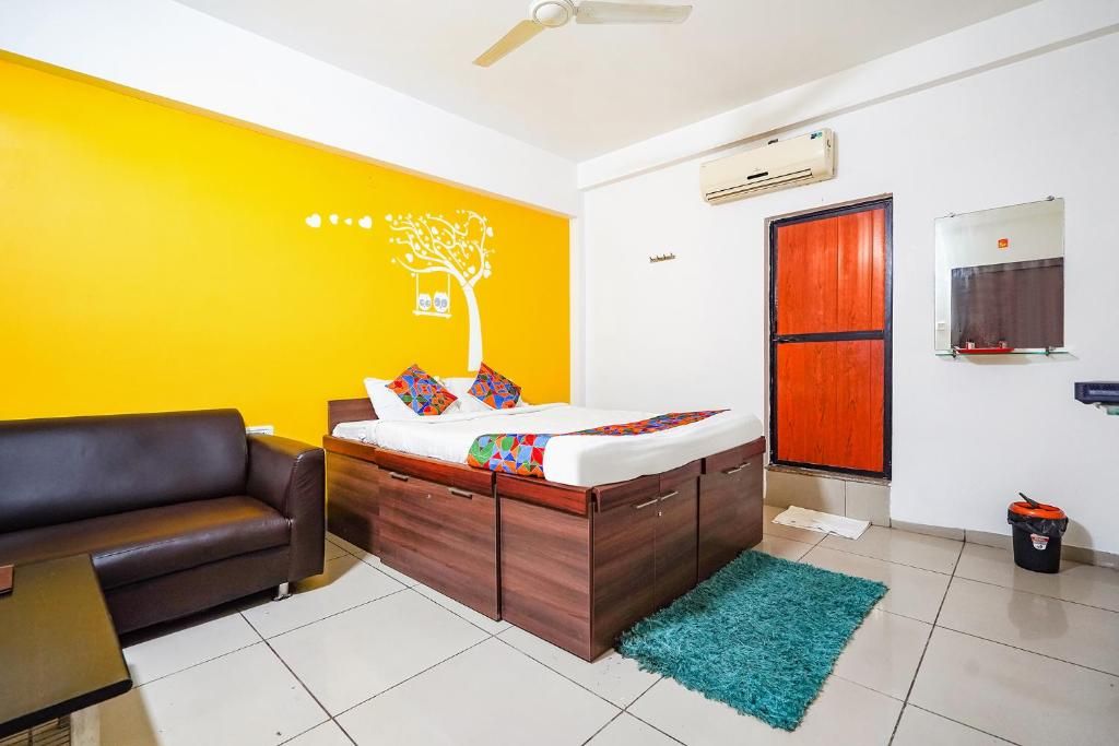 SUPER DELUXE AC ROOM