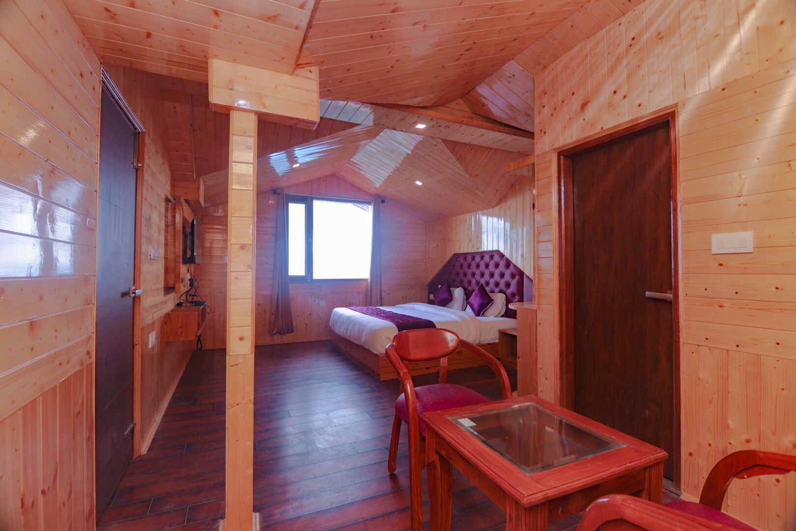 Beyond Stay Himalayan Cottage Kufri Family Room 2