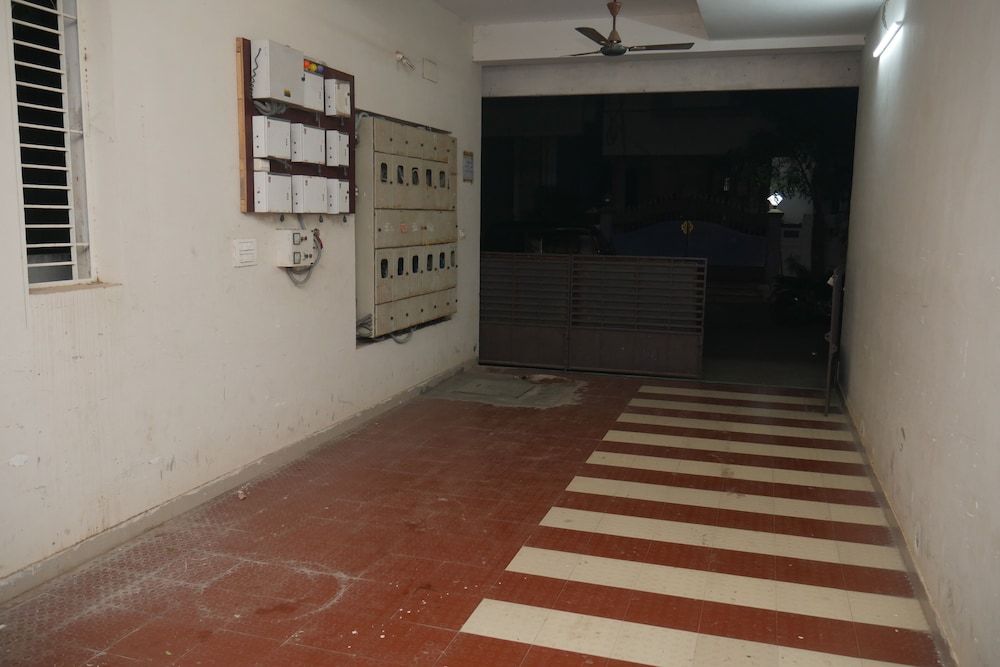 Kubera Service Apartments