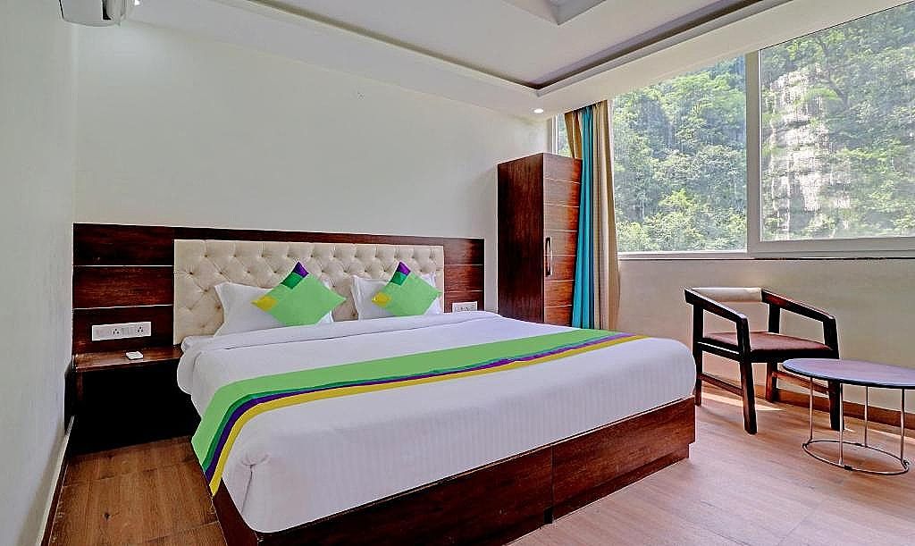 Treebo Trend Hidden Delight Rishikesh Maple	 5