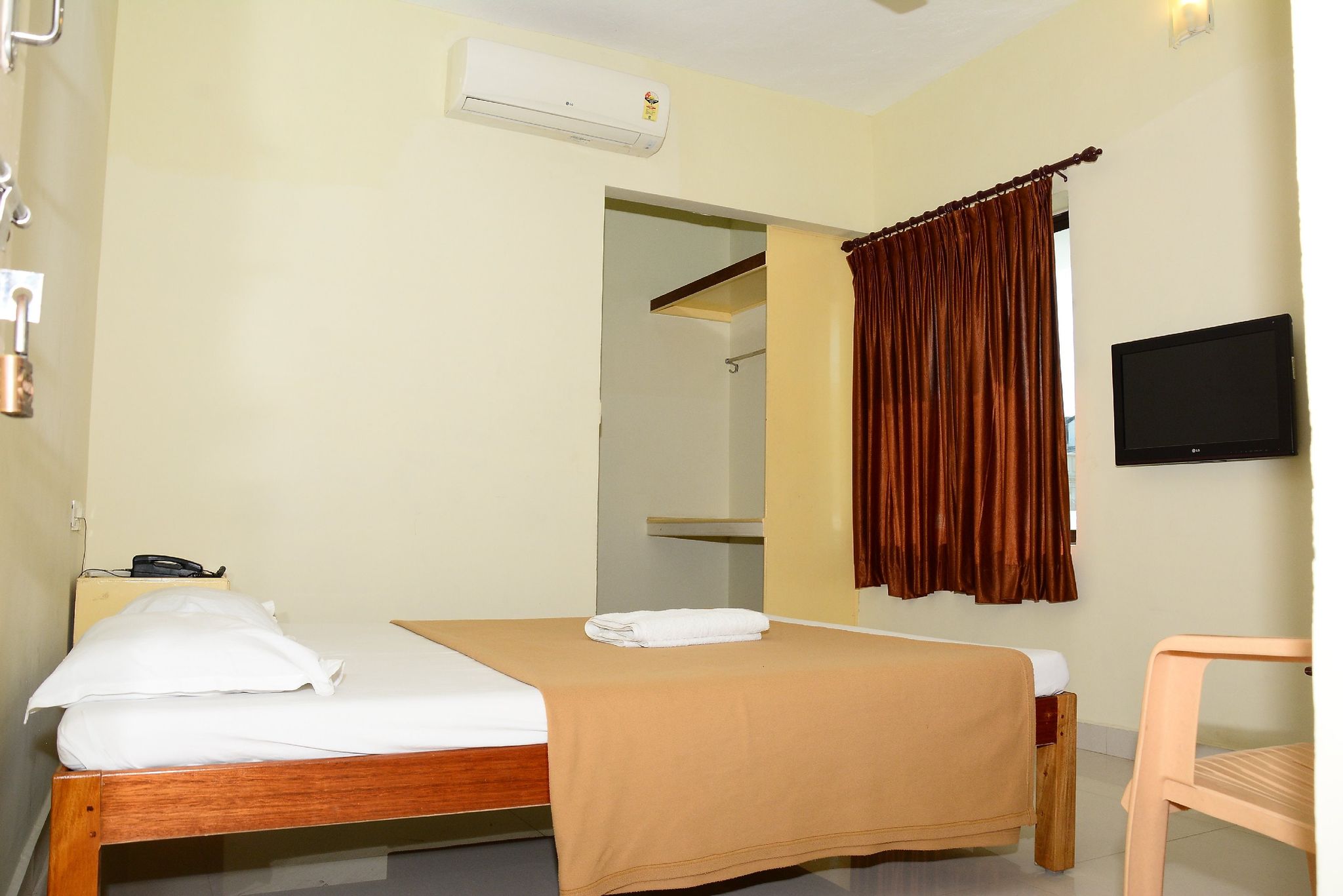 Ganesh Beach Resort Double AC Room 18