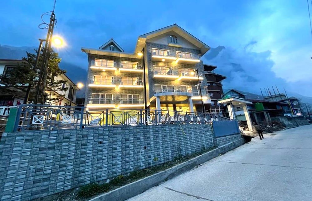 undefined JEWEL KONGCHEN RETREAT & SPA
