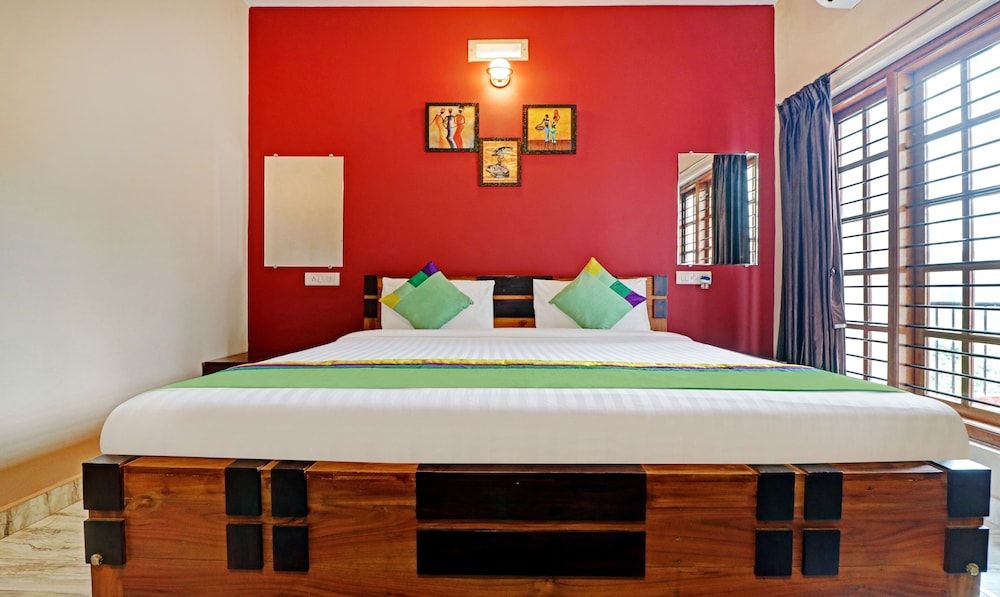 Treebo Avyukta Stay, 1.5 km to Madikeri Fort Standard Double Room 3