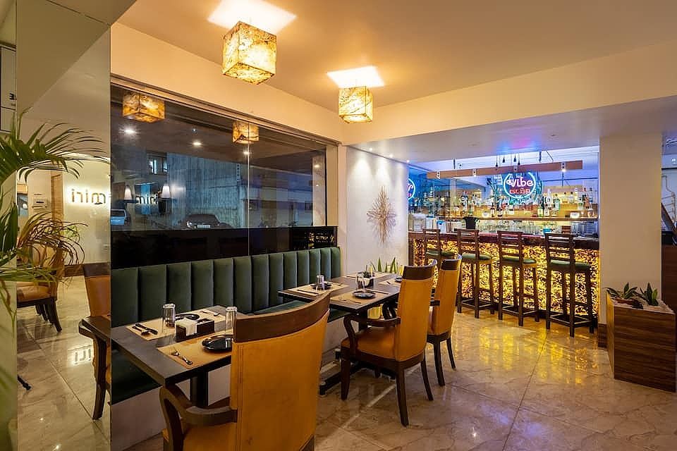 Food & Dining