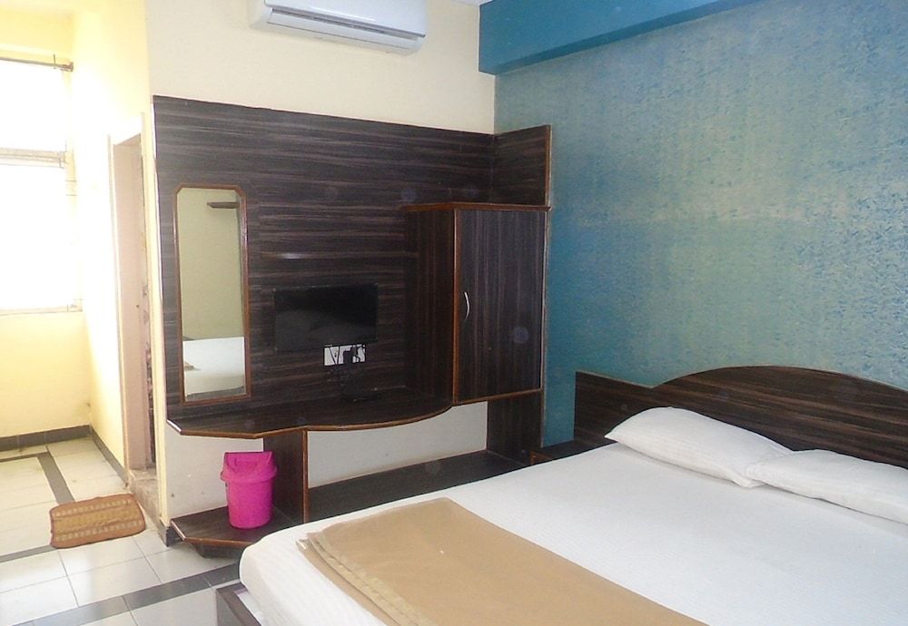 Sai Residency Standard Double Room 9