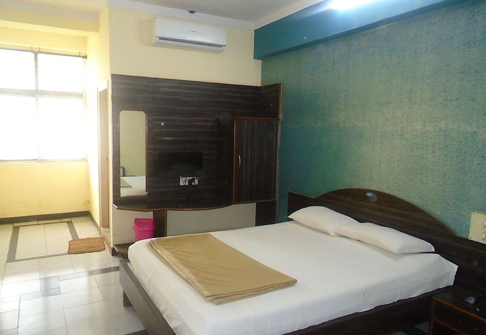 Sai Residency Standard Double Room 8