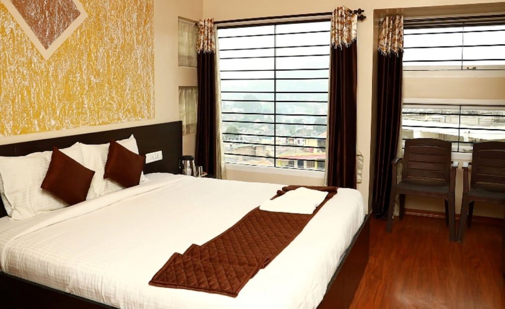 The Hill Side Deluxe Double Room 6