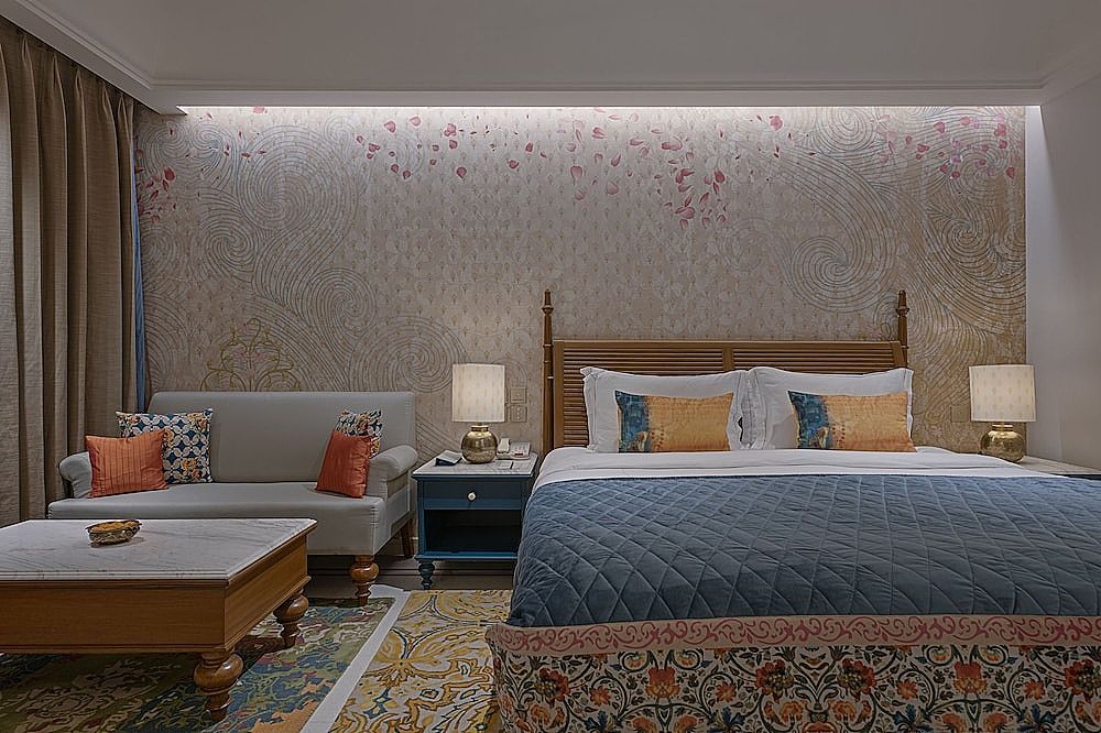 Pilibhit House Haridwar Deluxe Room Courtyard Facing King Bed