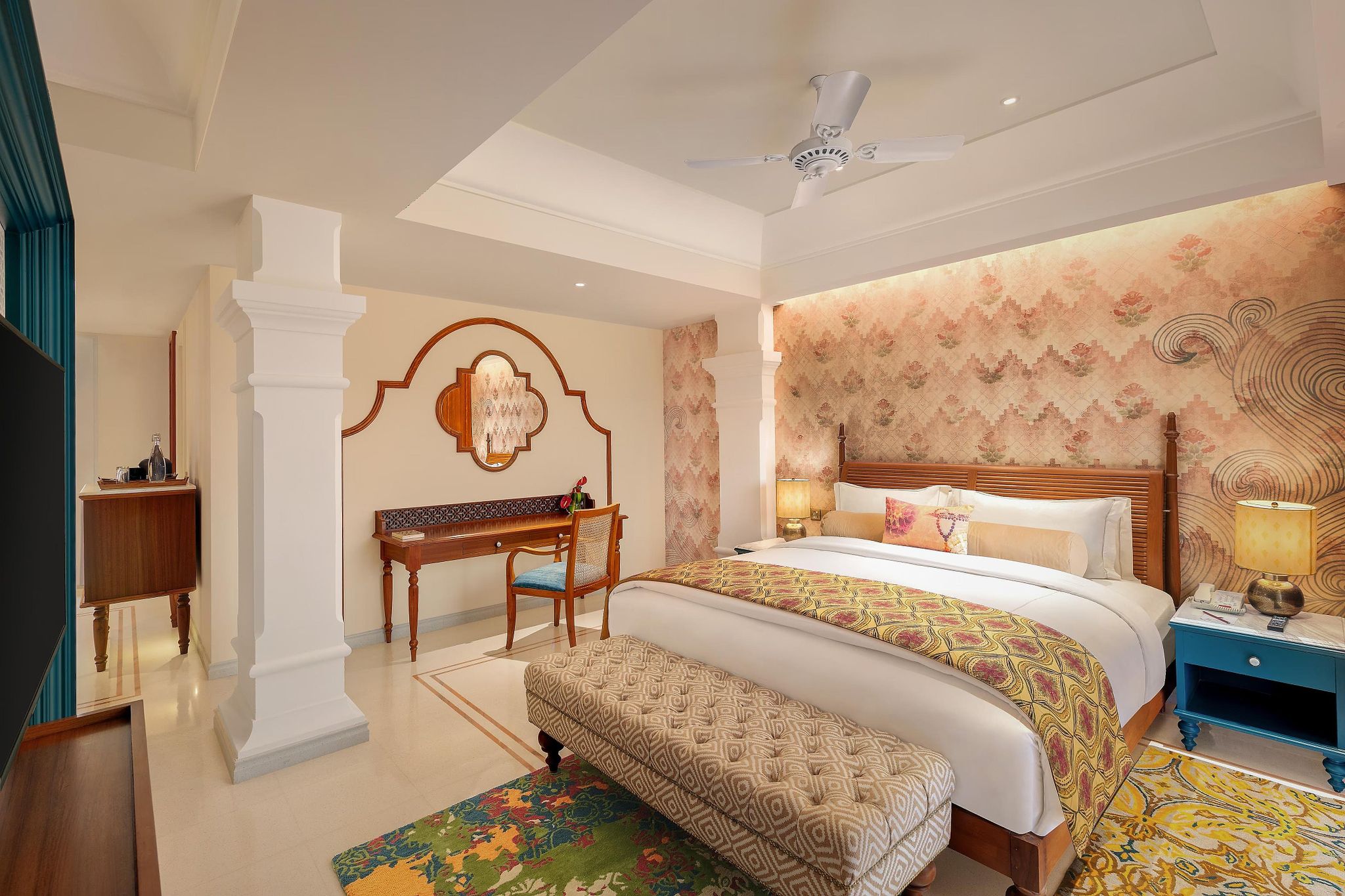 Pilibhit House Haridwar Deluxe Room Courtyard Facing King Bed 3