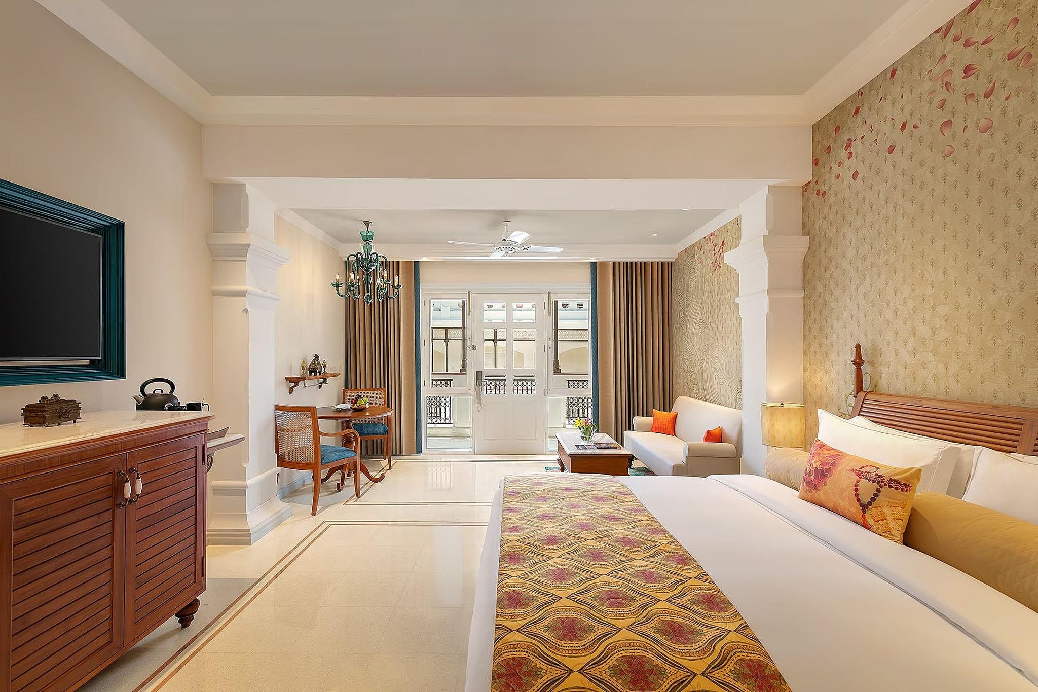 Premium Room Ganges Facing King Bed