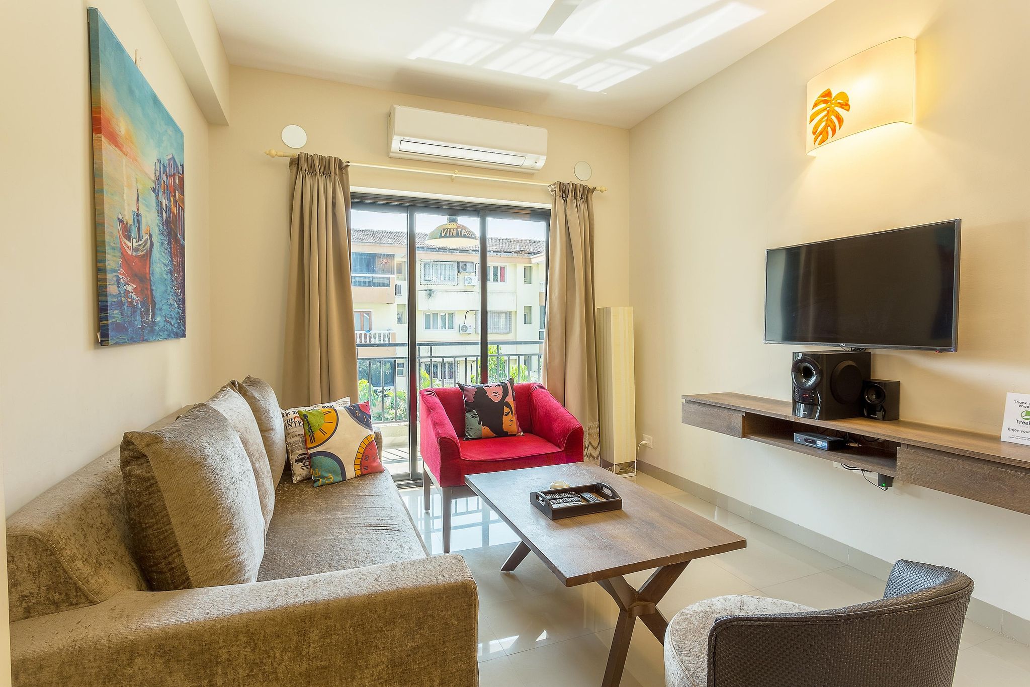 Treebo Aquamarine Arpora with POOL Deluxe Room With Balcony 21