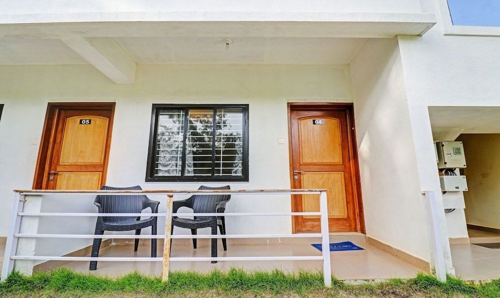 Itsy Hotels Morjim Pride Standard Double Room 11