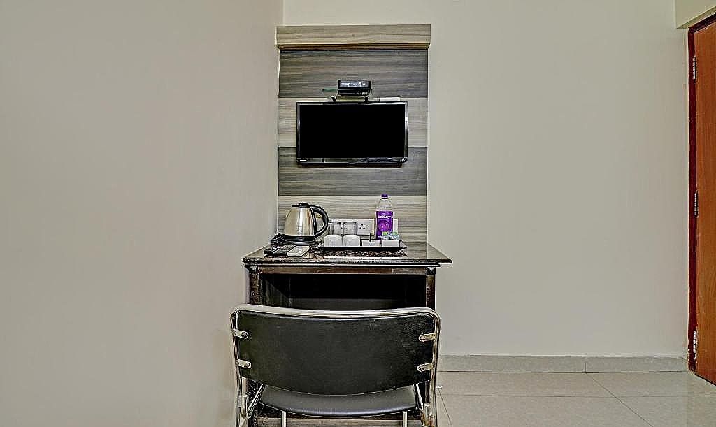 Itsy By Treebo - Eesha Elite Acacia	 8