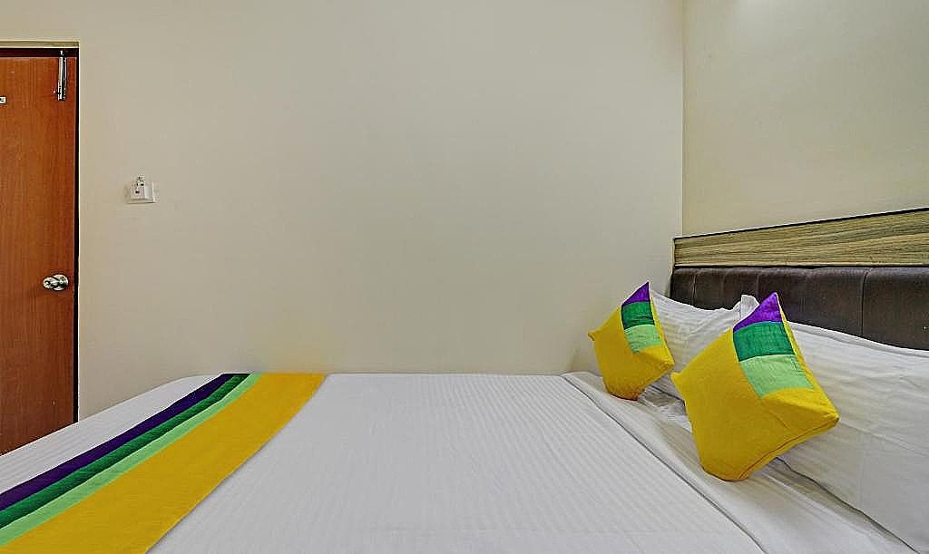 Itsy By Treebo - Eesha Elite Acacia	 3