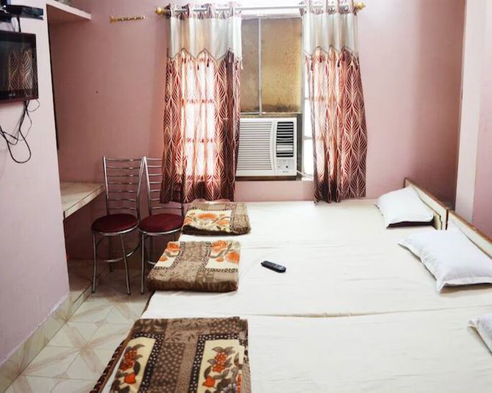 Deluxe Double Room (Non AC)