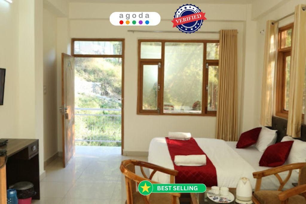 Deluxe Double Room(1 King Bed and 1 Twin Futon)