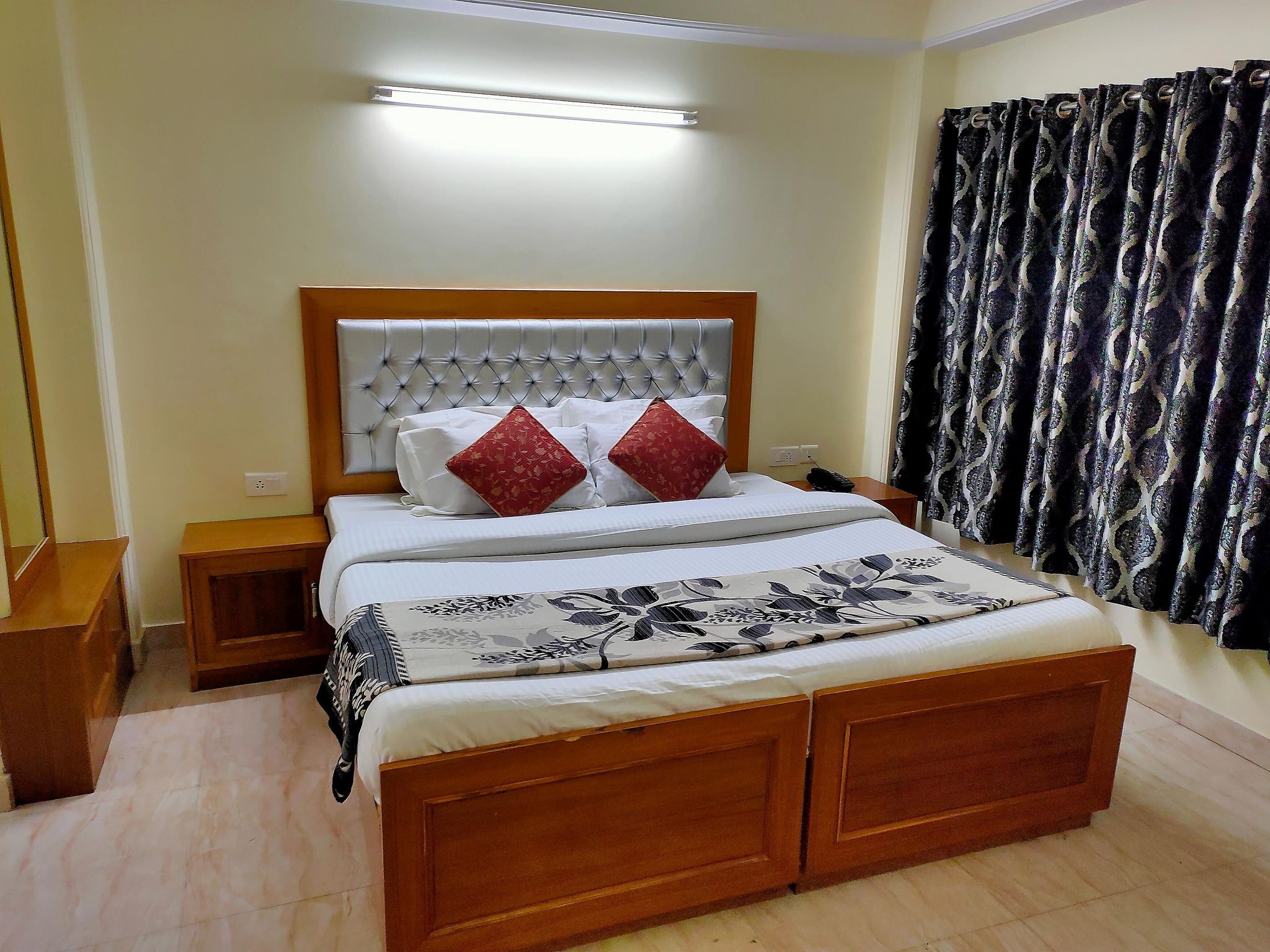 Deluxe Double Room, Balcony, Mountain View