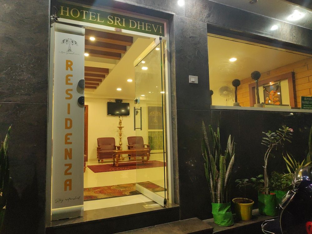 undefined LIVGRAND HOTEL SRI DHEVI Salem 2