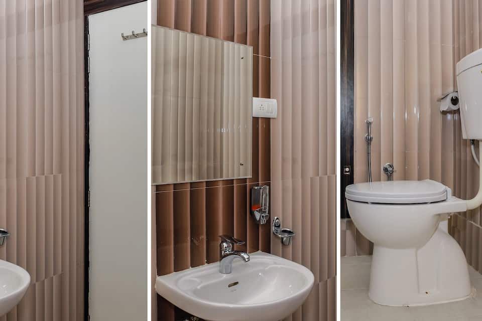Hotel Raj Garden, Near Pushkar Lake	 Standard Double Room
