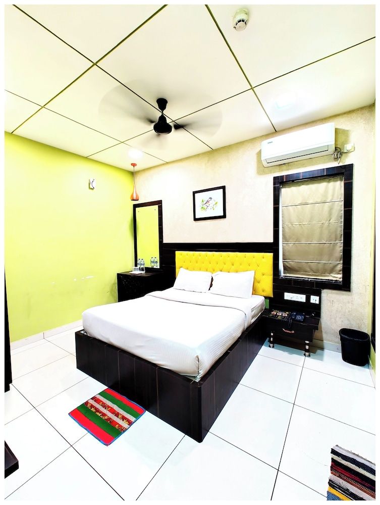 Hotel Royal Crown Puri Classic Double Room, Air conditioning 2