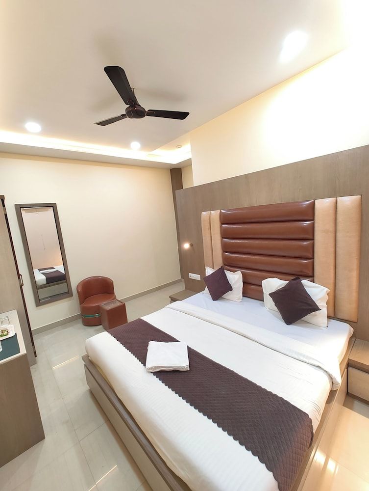 Hotel Royal Crown Puri Classic Double Room, Air conditioning