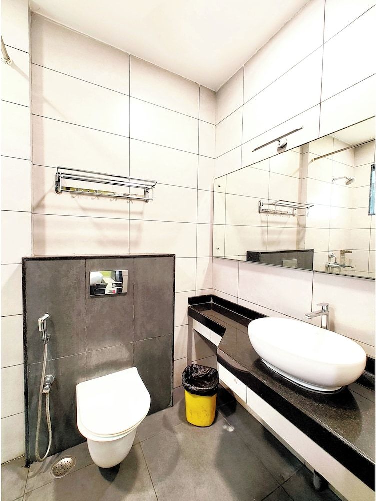 Hotel Royal Crown Puri Classic Double Room, Air conditioning 7