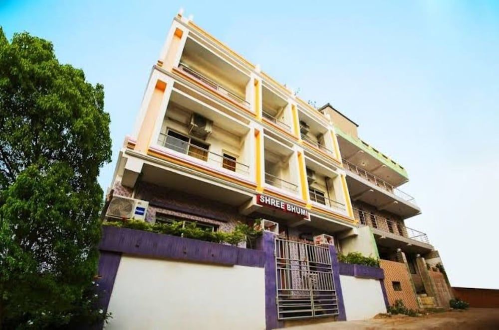 Goroomgo Shree Bhumi Puri