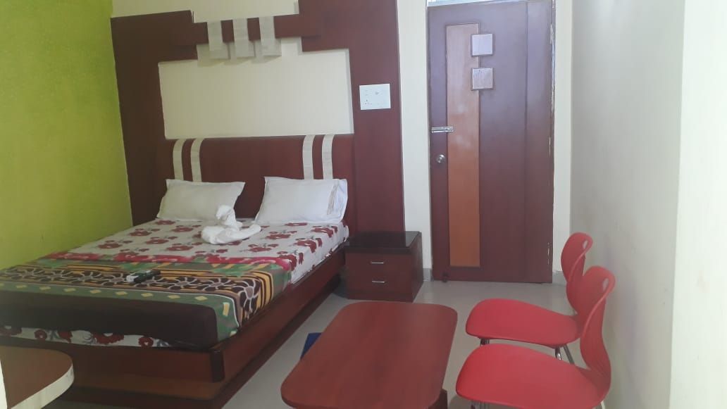 Goroomgo Shree Bhumi Puri Deluxe Double Bed Room AC 2