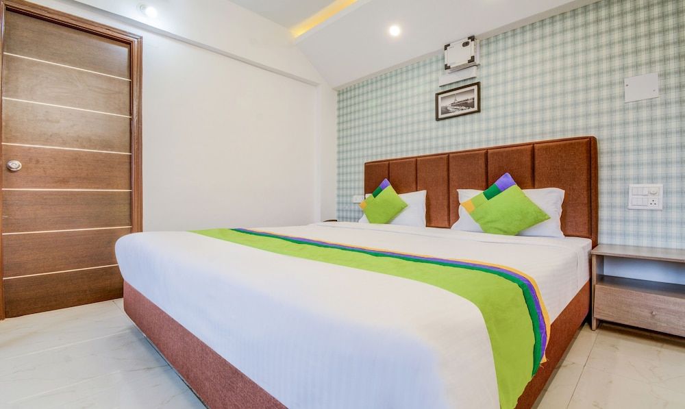 Treebo Iris Suites Superior Room 5