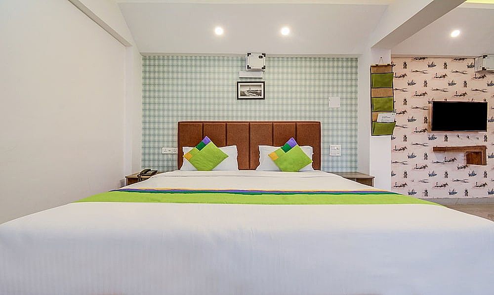 Treebo Iris Suites Superior Room 2