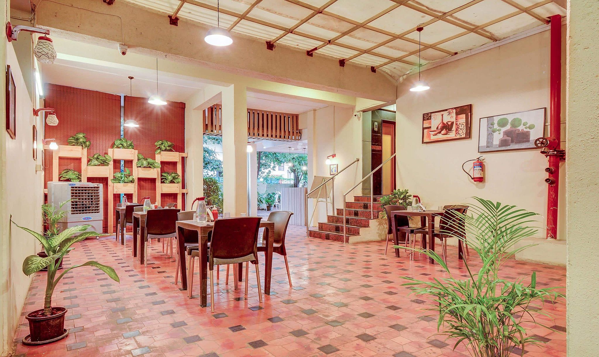 Food & Dining