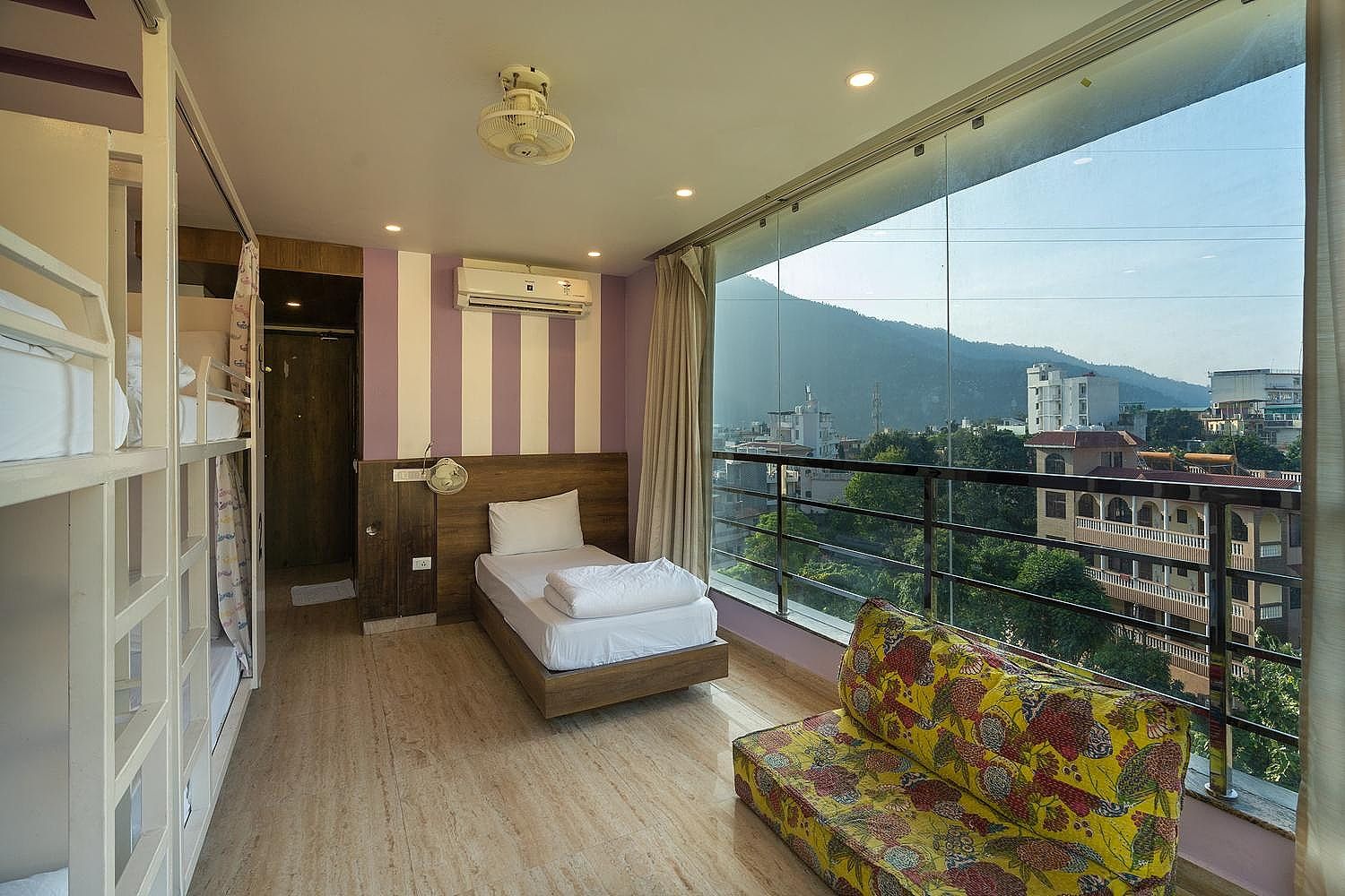 Mixed Dormitory Room(5 beds are available)