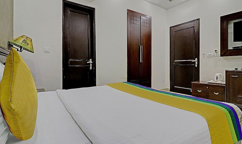 Itsy Hotels Hamlets Stay Standard Double Room 17