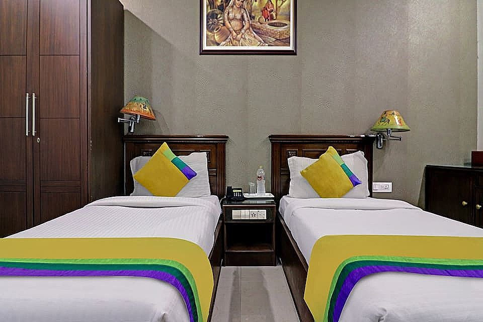 Itsy Hotels Hamlets Stay Standard Double Room 8