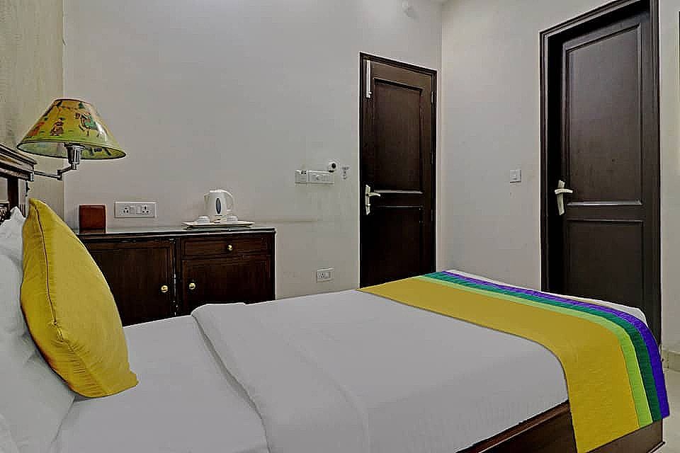 Itsy Hotels Hamlets Stay Standard Double Room 12