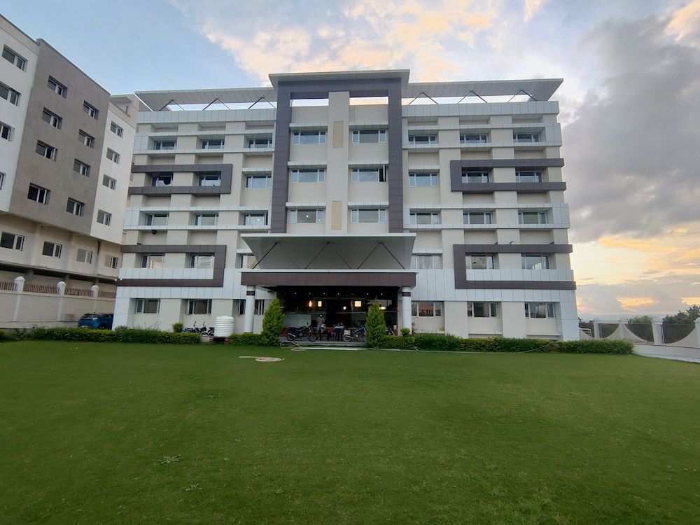 undefined The Sky Imperial- Hotel Gopal Darshan 6