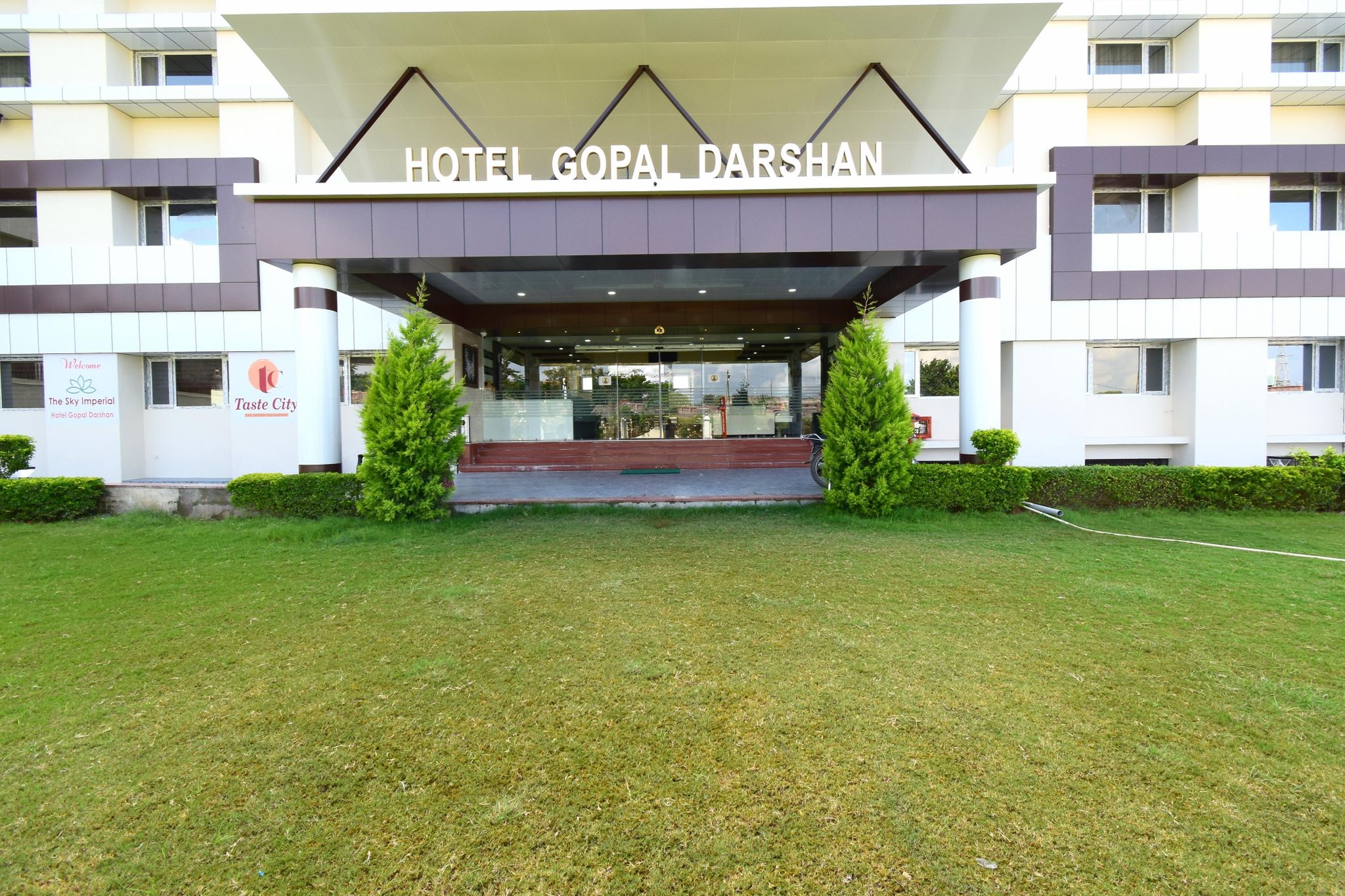 undefined The Sky Imperial- Hotel Gopal Darshan 2