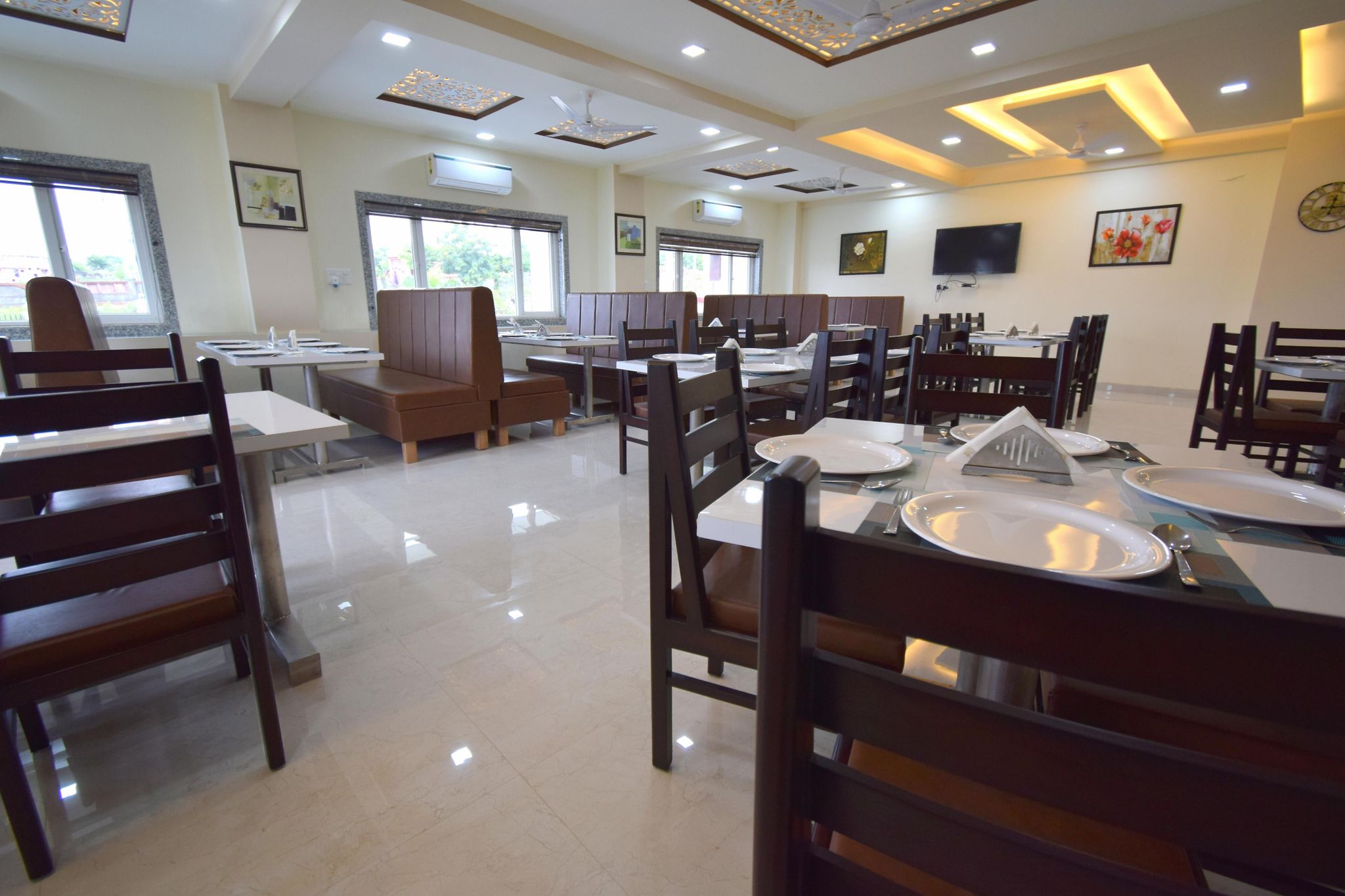 undefined The Sky Imperial- Hotel Gopal Darshan 8