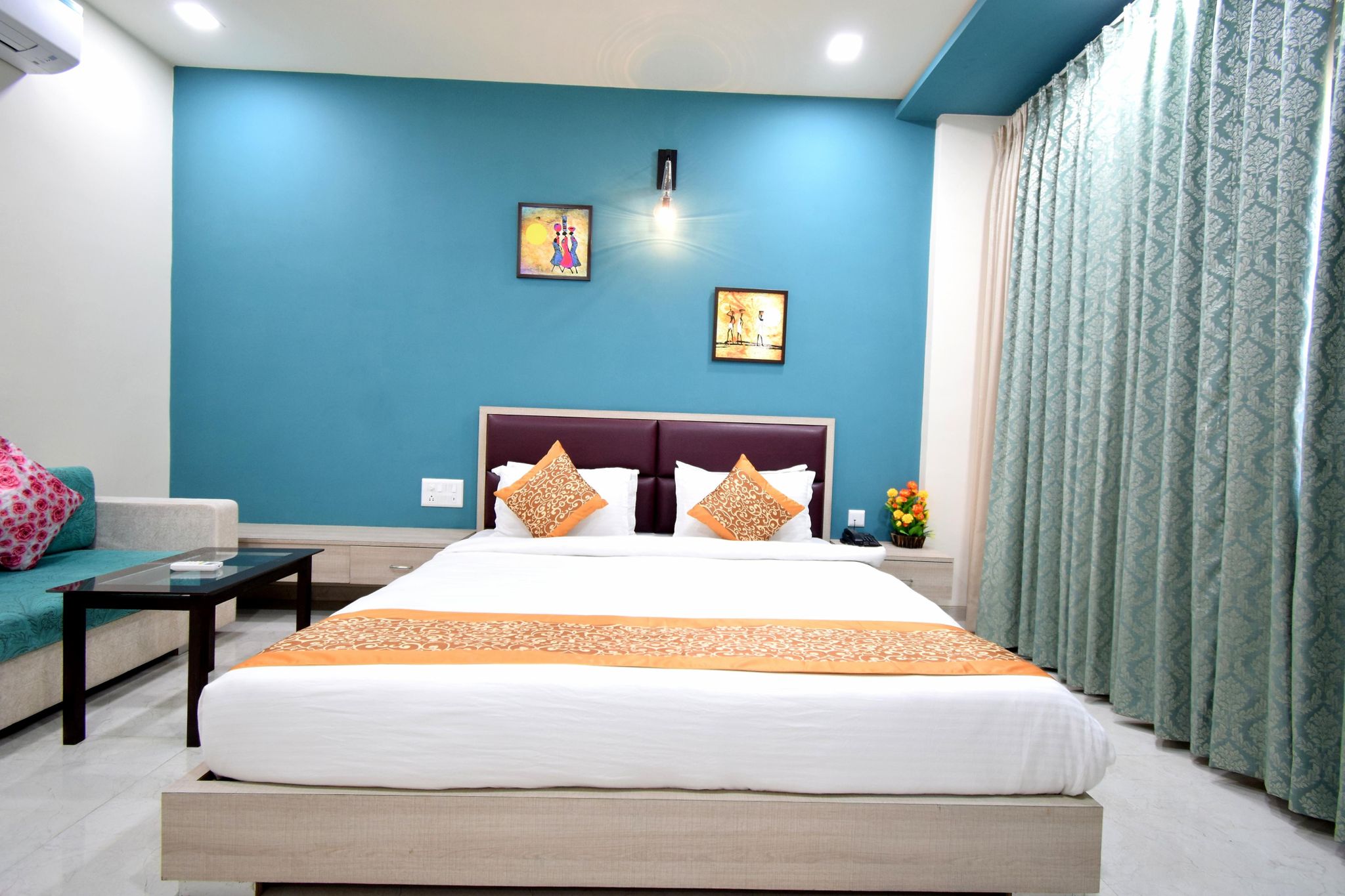 The Sky Imperial- Hotel Gopal Darshan Imperial Deluxe Room 