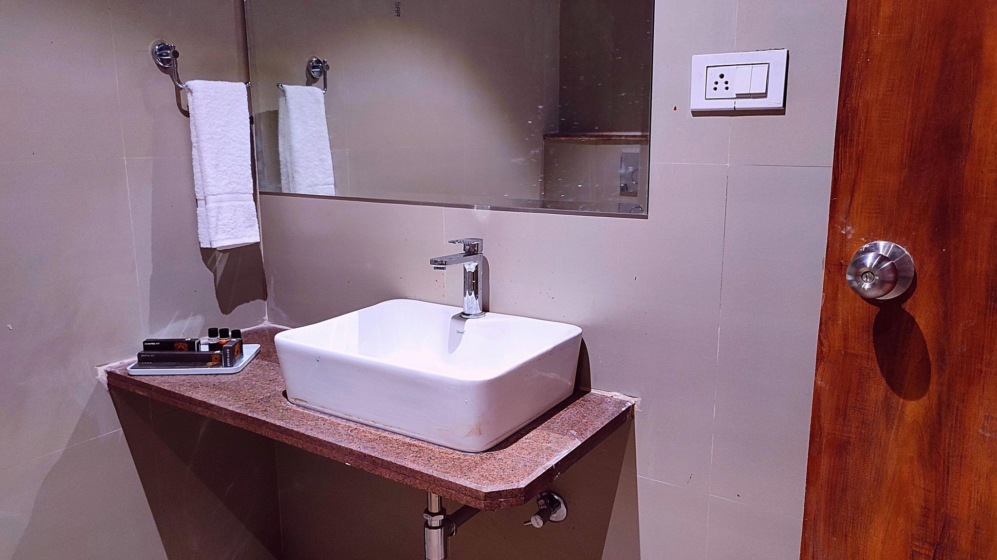 Shrigo Hotel Nathdwara Deluxe Room 13