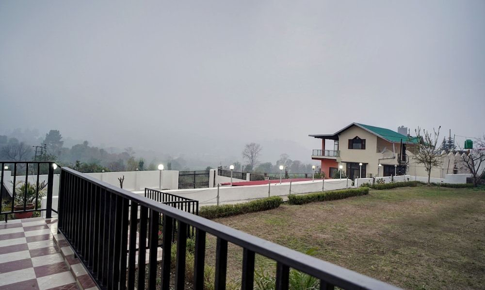 Treebo Spring Birds - 3Kms From Bhimtal Lake