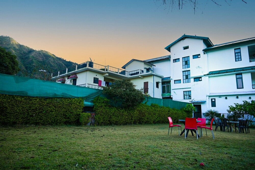 Treebo Spring Birds - 3Kms From Bhimtal Lake