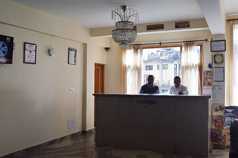 Goroomgo New Ambika Mall Road Manali