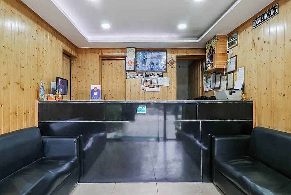 Goroomgo New Ambika Mall Road Manali