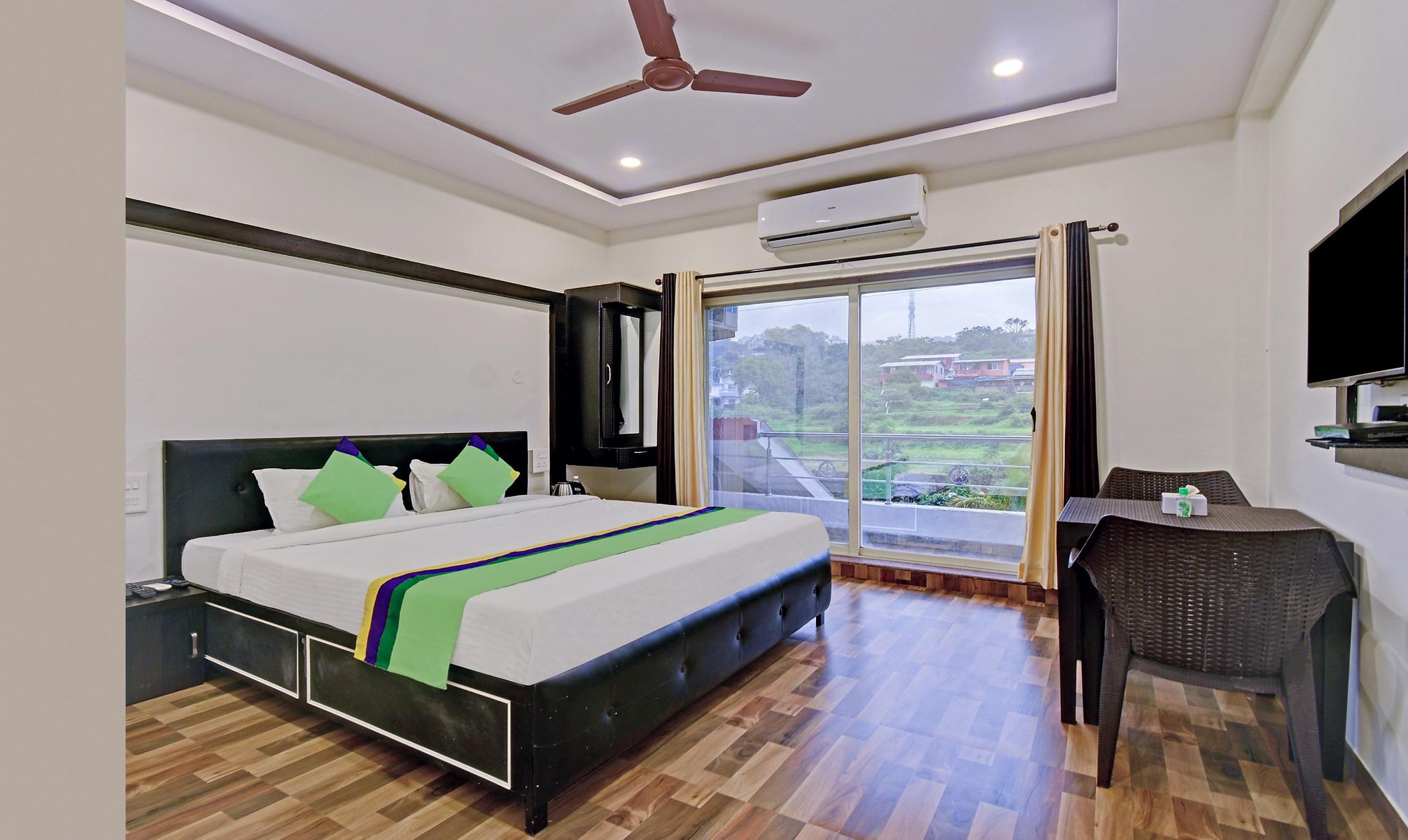 Treebo Paradise Inn With Mountain View Standard Double Room 9
