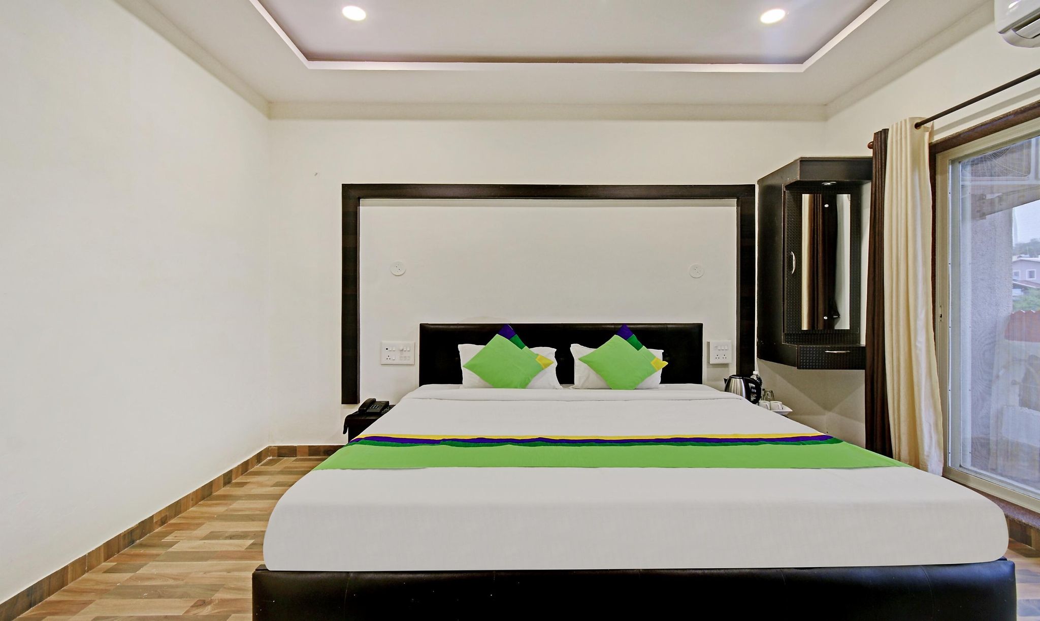 Treebo Paradise Inn With Mountain View Standard Double Room