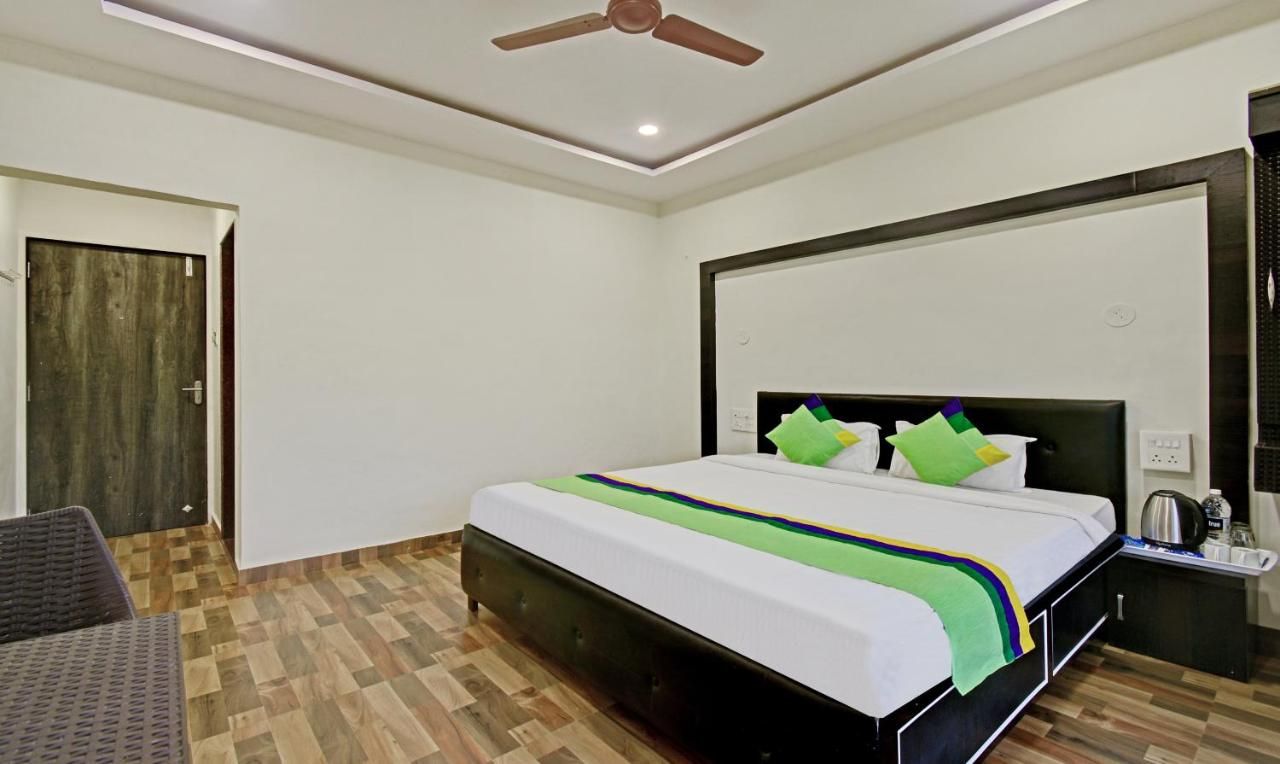 Treebo Paradise Inn With Mountain View Standard Double Room 4
